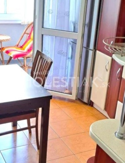 https://www.pavolholestiak.sk/storage/properties/111/thumb/predam-pekny-3-izbovy-byt-mesto-krasno-nad-kysucou_0.jpg?t=1669672836
