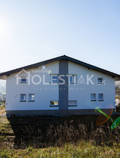 https://www.pavolholestiak.sk/storage/properties/112/thumb/zvyhodnena-cena-predam-novostavbu-rodinneho-domu-cadca-milosova_0.jpg?t=1740599165
