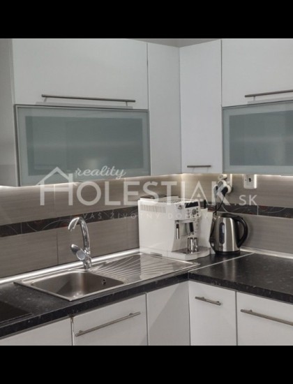 https://www.pavolholestiak.sk/storage/properties/114/thumb/predam-krasny-31-rekonstruovany-byt-na-okruznej-v-meste-cadca_0.jpg?t=1670006736