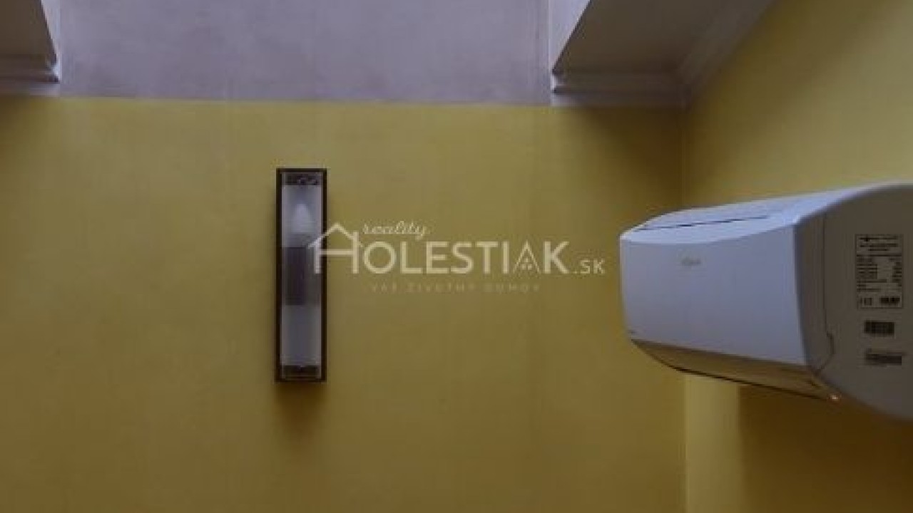 Rezervované - Dám to prenájmu novú mezonetovú garzónku v centre mesta Čadca - iba u nás
