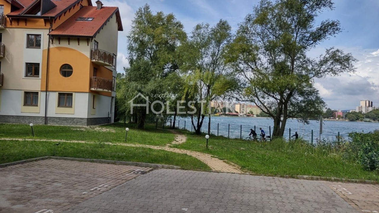 Predané - Predaj apartmánov v nádhernom prostredí pri jazere Bratislava.