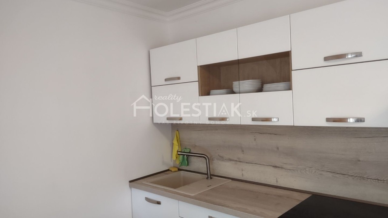 Predané - Predaj apartmánov v nádhernom prostredí pri jazere Bratislava.