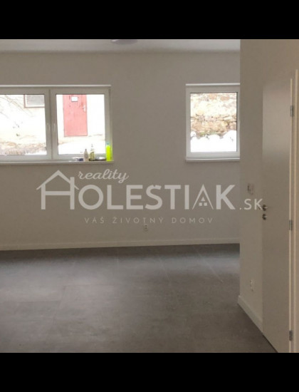 https://www.pavolholestiak.sk/storage/properties/125/thumb/dam-do-prenajmu-novy-obchodny-priestor-v-centre-mesta-cadca-44-m2-exkluzivne_0.jpg?t=1716196579