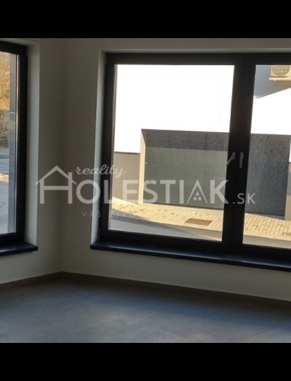https://www.pavolholestiak.sk/storage/properties/130/thumb/dam-do-prenajmu-nove-priestory-2x-na-prizemi-v-meste-cadca-iba-u-nas_0.jpg?t=1683700395