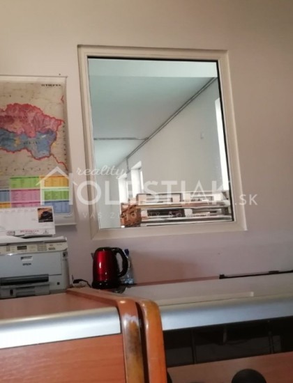 https://www.pavolholestiak.sk/storage/properties/14/thumb/dam-do-prenajmu-prevadzkove-obchodne-skladove-priestory-v-centre-mesta-cadca-iba-u-nas_0.jpg?t=1659694537