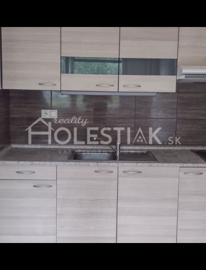 https://www.pavolholestiak.sk/storage/properties/148/thumb/dam-to-prenajmu-garsonku-v-meste-cadca-iba-u-nas_0.jpg?t=1691049654