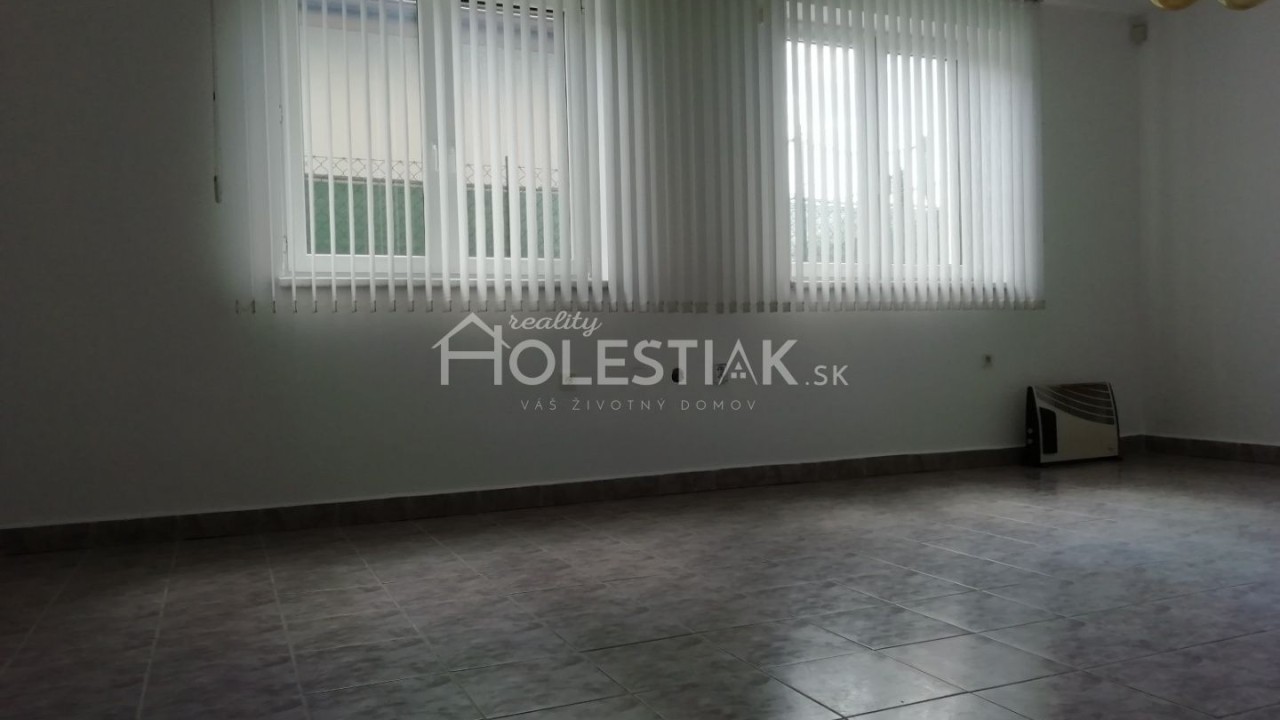 Prenájom jednej kancelárie za dobrú cenu v centre mesta Čadca
