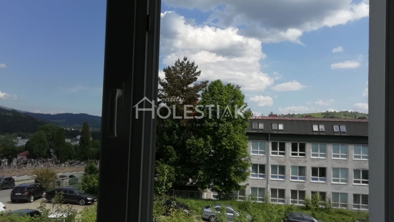 Prenájom jednej kancelárie za dobrú cenu v centre mesta Čadca