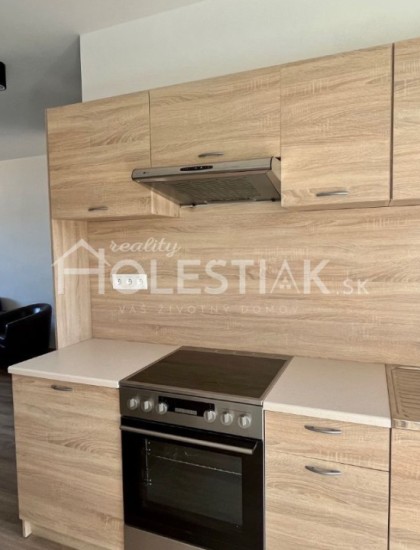 https://www.pavolholestiak.sk/storage/properties/159/thumb/prenajom-2-izbovy-byt-kysucke-nove-mesto_0.jpg?t=1693512942