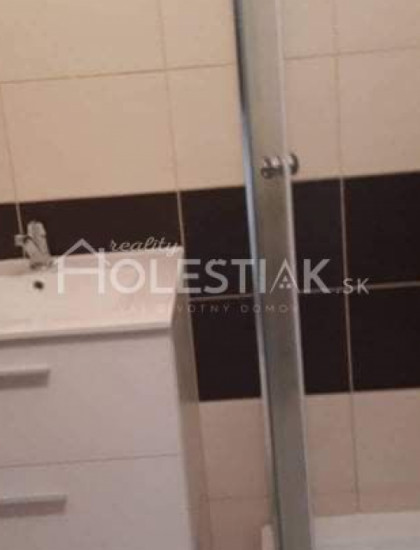 https://www.pavolholestiak.sk/storage/properties/18/thumb/prenajom-pekneho-bytu-11-v-martinkovom-potoku-v-cadci_0.jpg?t=1725092189