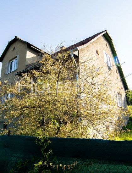 https://www.pavolholestiak.sk/storage/properties/192/thumb/rezervovane-predam-rodinny-dom-v-centre-mesta-cadca-iba-u-nas_0.jpg?t=1727722863