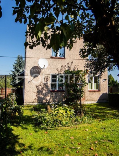 https://www.pavolholestiak.sk/storage/properties/194/thumb/predam-zaujimavy-rodinny-dom-podvysoka-iba-u-nas_0.jpg?t=1701447349