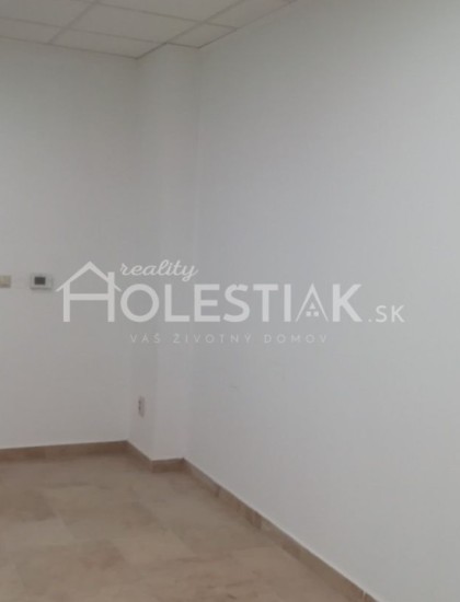 https://www.pavolholestiak.sk/storage/properties/23/thumb/prenajom-lukrativneho-priestoru-v-modernej-stavbe-v-centre-mesta-cadca-iba-u-nas_0.jpg?t=1683700284