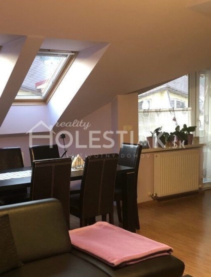https://www.pavolholestiak.sk/storage/properties/251/thumb/prenajom-3-izbovy-byt-kysucke-nove-mesto_0.jpg?t=1702474274