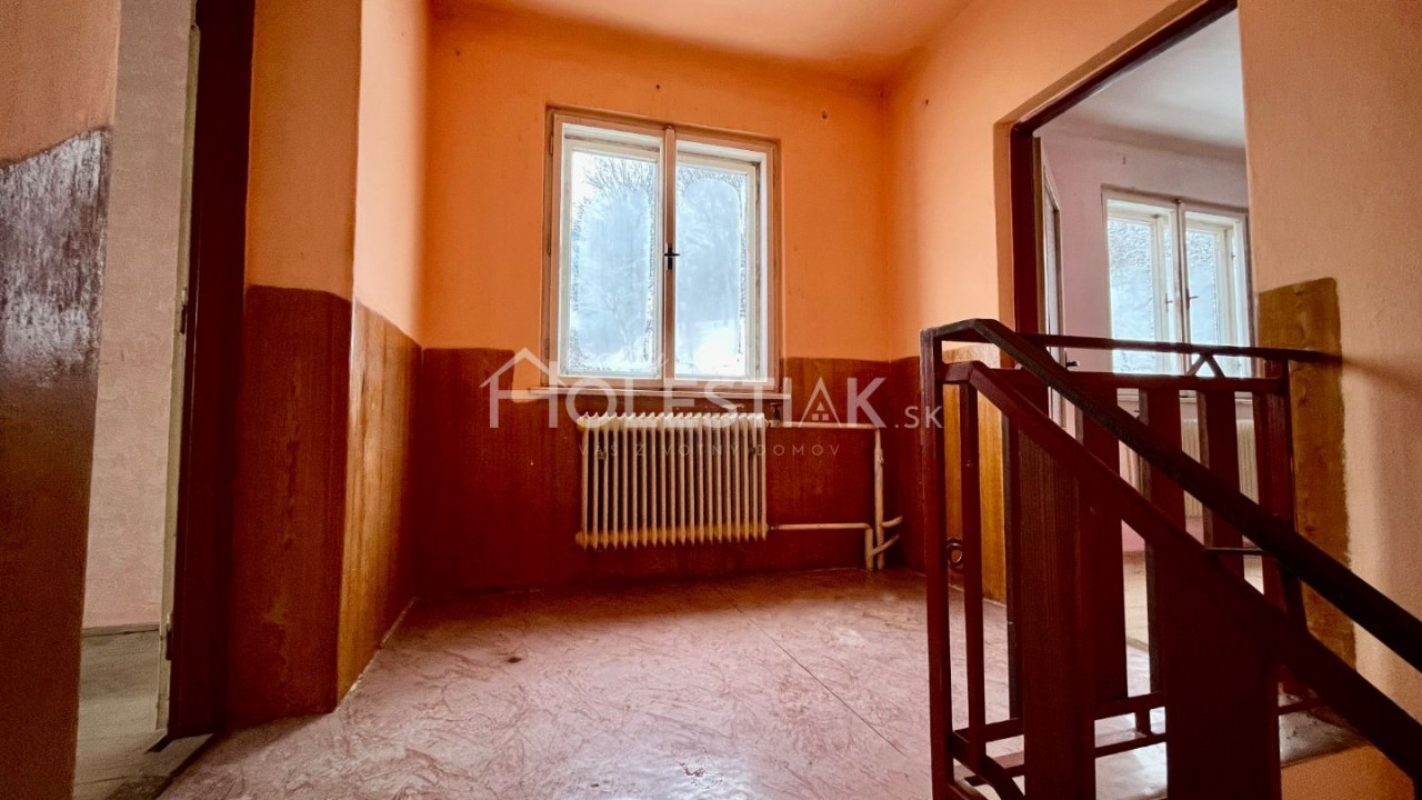 Rodinny dom v pôvodnom stave, Nesluša