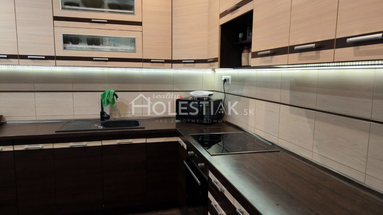 Zvýhodnená cena Predám exkluzívne krásny, rekonštruovaný byt 3+1 Čadca