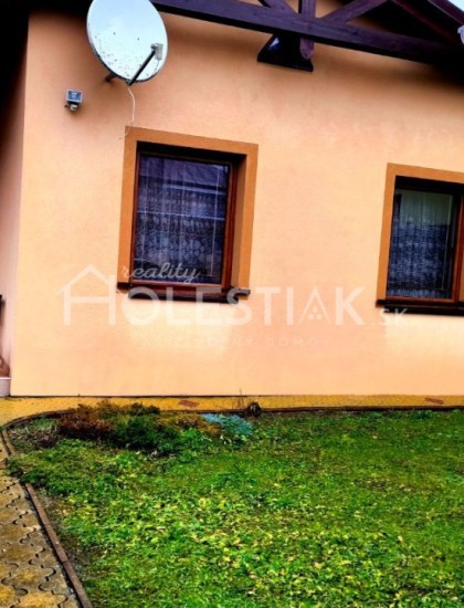 https://www.pavolholestiak.sk/storage/properties/320/thumb/predam-pekny-utulny-dom-v-centre-krasno-nad-kysucou-iba-u-nas_0.jpg?t=1704790914