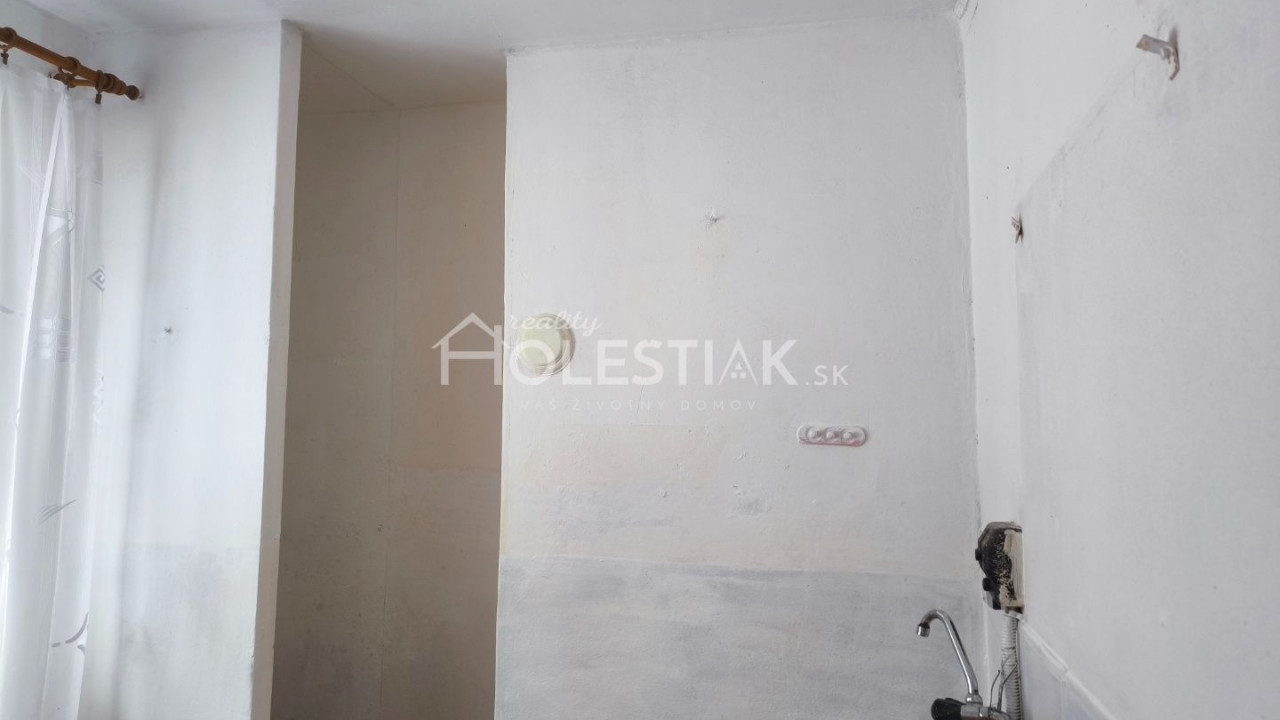 Znížená cena - Predám 2+1 byt v meste Čadca, Mierová ul.