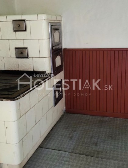 https://www.pavolholestiak.sk/storage/properties/331/thumb/predam-rodinny-dom-zborov-nad-bystricou_0.jpg?t=1706370340