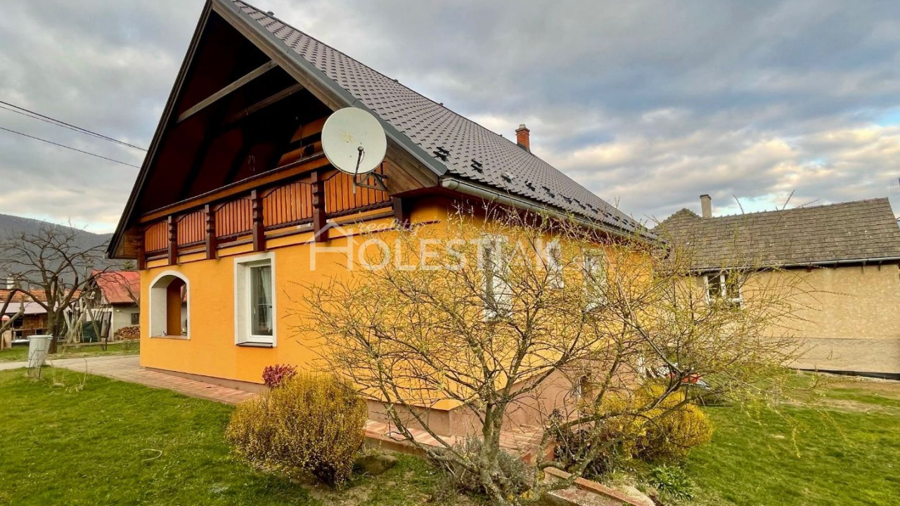 Slnečný rodinný dom, Konská