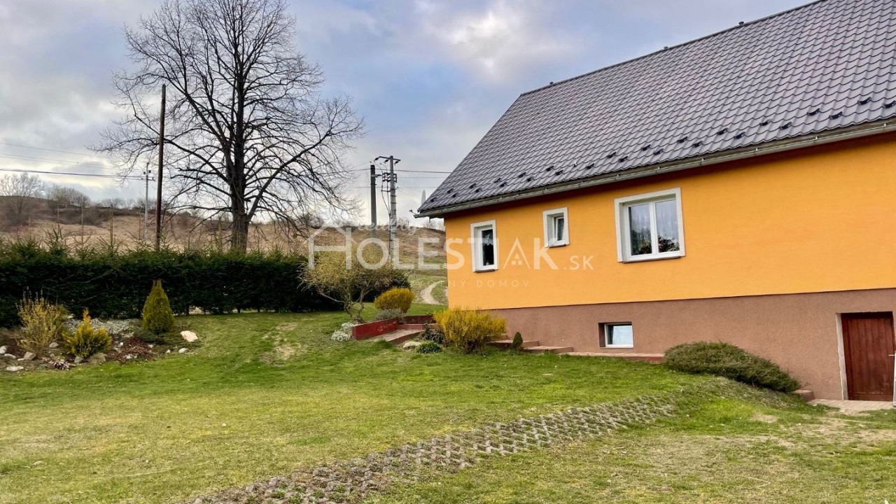 Slnečný rodinný dom, Konská