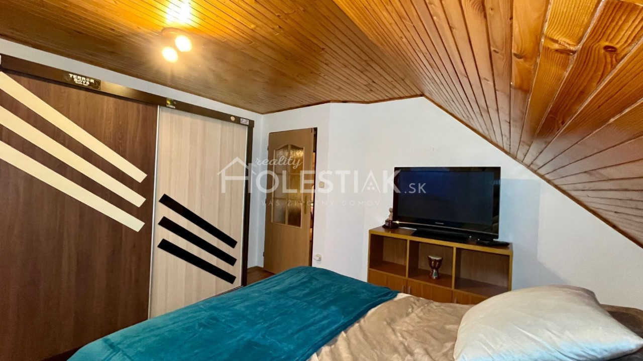 Slnečný rodinný dom, Konská