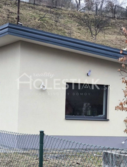 https://www.pavolholestiak.sk/storage/properties/351/thumb/rezervovane-predam-novy-dom-cierne-pri-cadca-iba-u-nas_0.jpg?t=1715838365