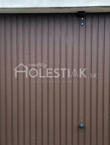 https://www.pavolholestiak.sk/storage/properties/353/thumb/predam-garaz-okruzna-cadca_0.jpg?t=1710852325