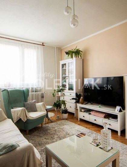 https://www.pavolholestiak.sk/storage/properties/359/thumb/predam-exkluzivne-31-byt-cadca-martinkov-potok_0.jpg?t=1718383571
