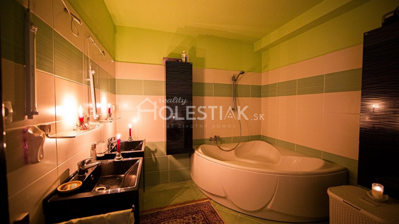 Rezervované - Luxusný byt v centre mesta Čadca - 164 m2 iba u nás