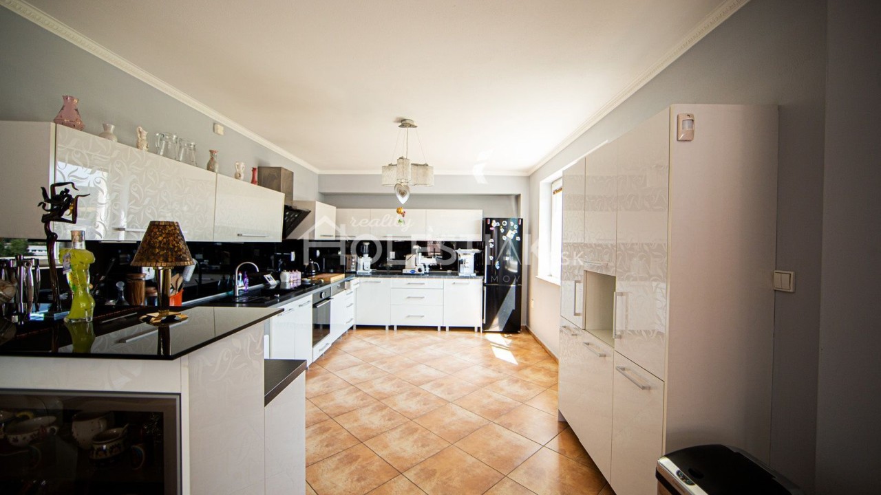Rezervované - Luxusný byt v centre mesta Čadca - 164 m2 iba u nás