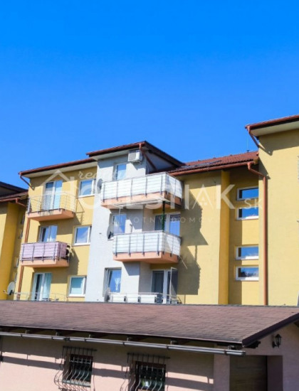 https://www.pavolholestiak.sk/storage/properties/364/thumb/zvyhodnena-cena-predam-pekny-zariadeny-byt-31-kysucky-lieskovec-iba-u-nas_0.jpg?t=1727698045