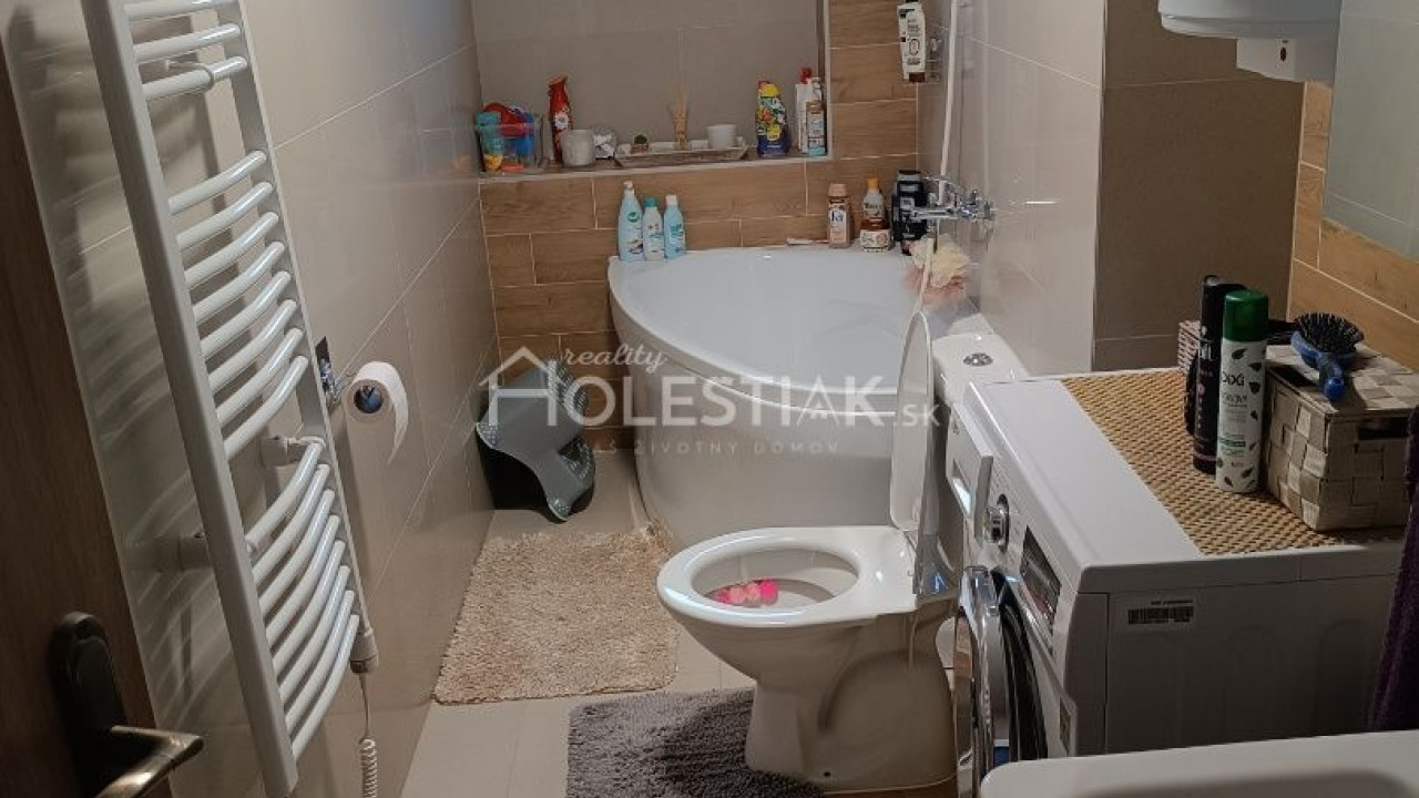 Rezervované - Predám 3+1 byt so záhradkou a 2xpark. Čadca