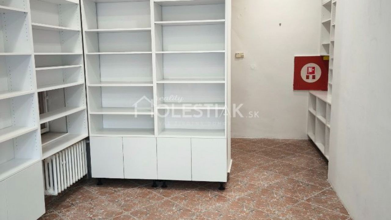 Zvýhodnená cena - Dám do prenájmu obchodné priestory, centrum Žilina, Národná