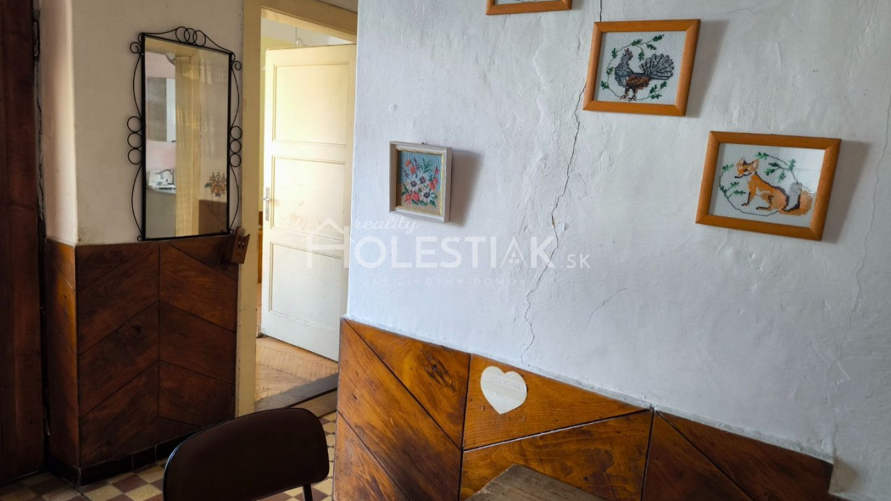 Rezervované - Predám starší rodinný dom Žilina, Považský Chlmec, iba u nás