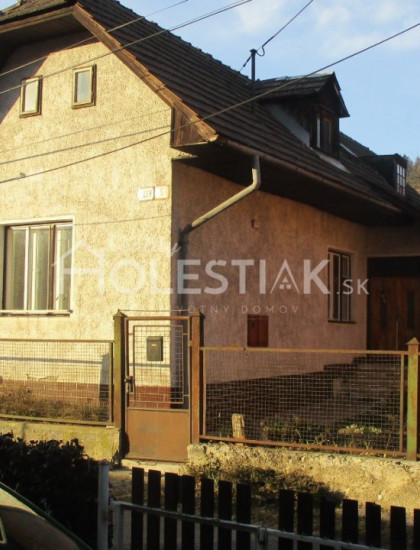 https://www.pavolholestiak.sk/storage/properties/374/thumb/rezervovane-predam-starsi-rodinny-dom-zilina-povazsky-chlmec-iba-u-nas_0.jpg?t=1717487179