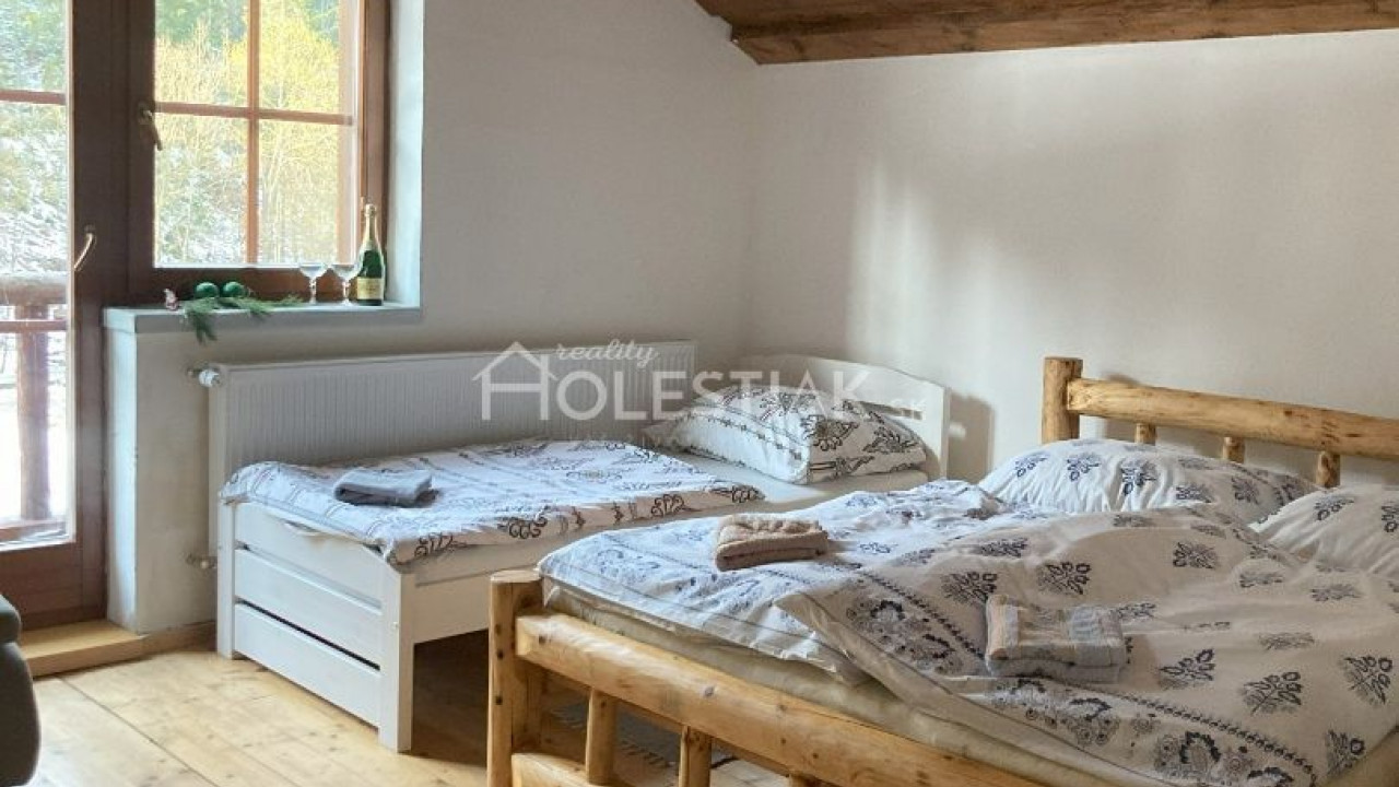 Rezervované - Predám nový, štýlový rodinný dom s veľkým pozemkom, iba u nás