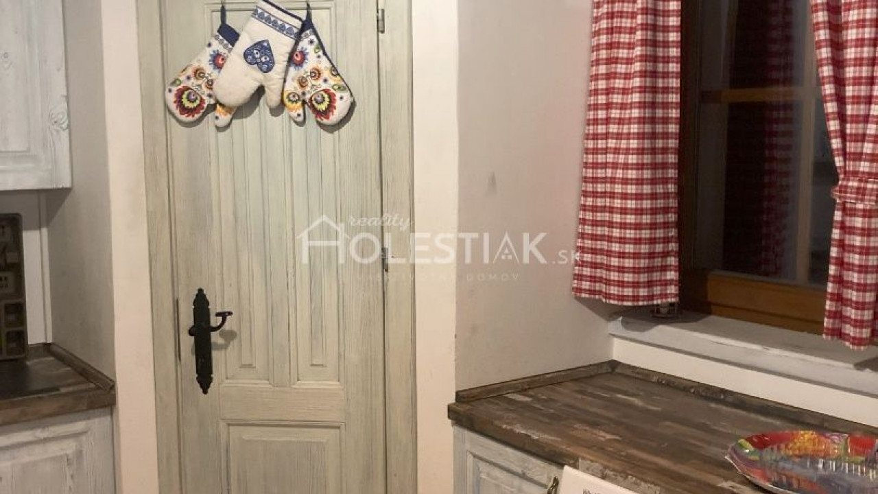 Rezervované - Predám nový, štýlový rodinný dom s veľkým pozemkom, iba u nás