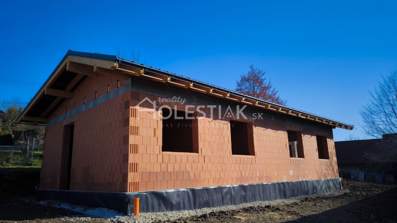 Rezervované - Predám nový dom vo výstavbe v meste Čadca