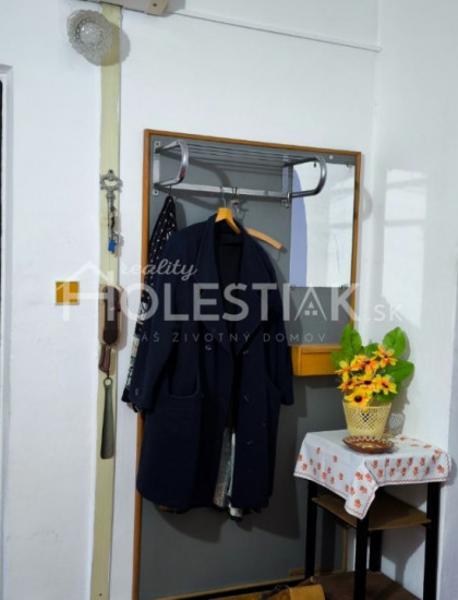 https://www.pavolholestiak.sk/storage/properties/416/thumb/rezervovane-predam-byt-21-cadca-zarec-iba-u-nas_0.jpg?t=1737045073