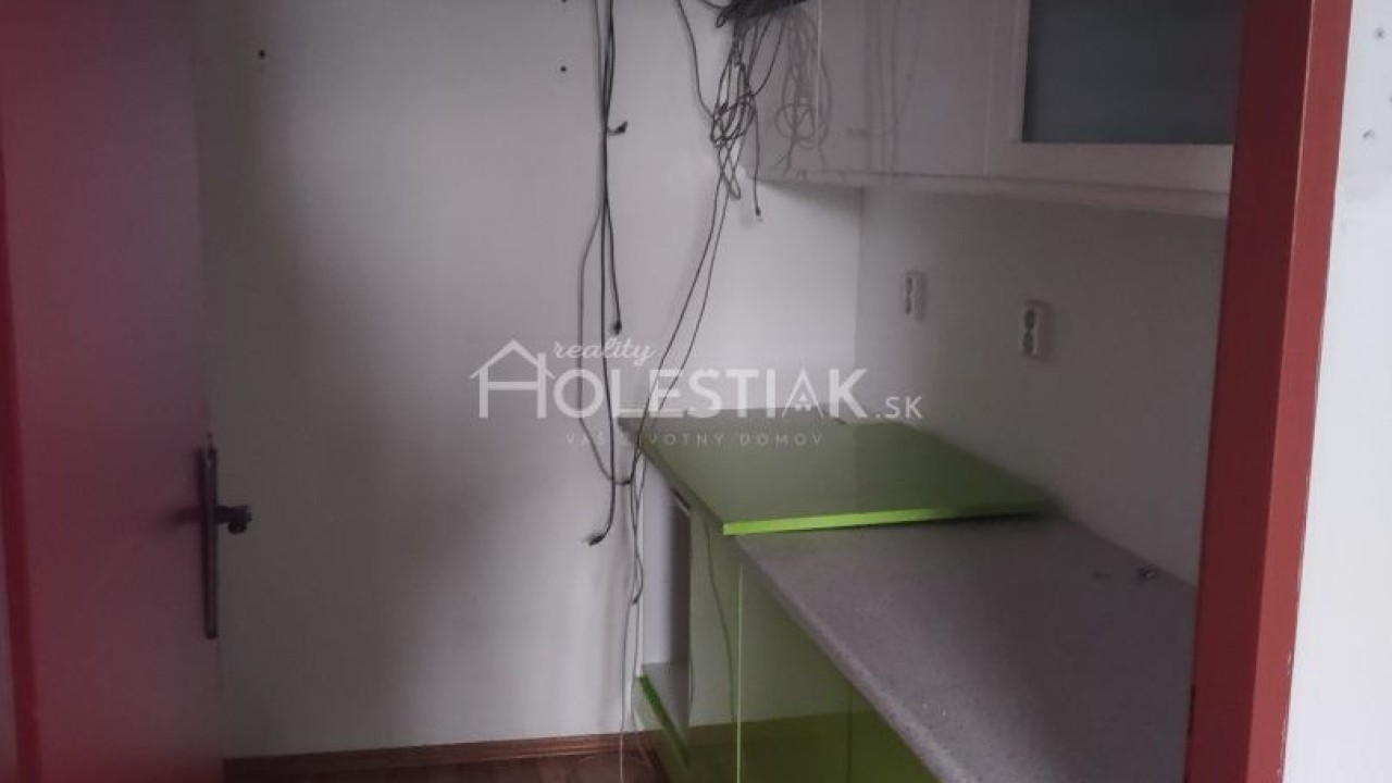Dám do prenájmu 3+1 kancelárske priestory za iba 440 EUR v meste Čadca, Horelica