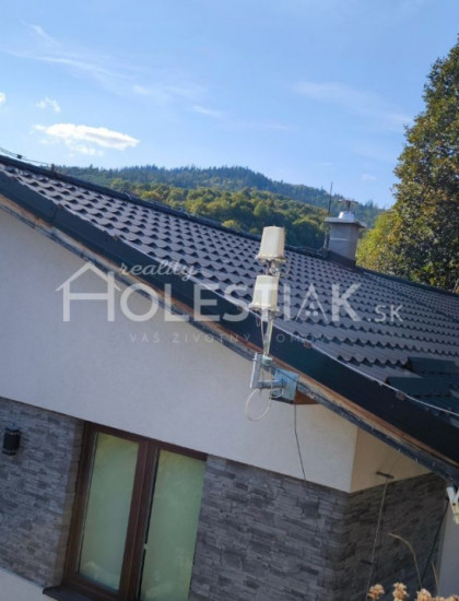 https://www.pavolholestiak.sk/storage/properties/424/thumb/odporucane-predam-novy-dom-rudinska-iba-u-nas_0.jpg?t=1740599171