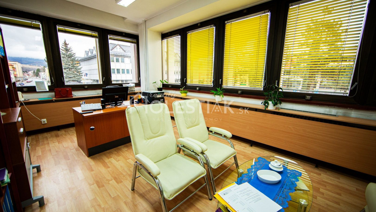 Predám exkluzívne administratívnu budovu v centre, Dolný Kubín