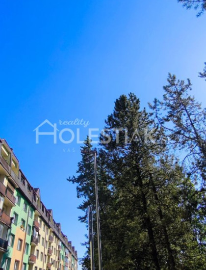 https://www.pavolholestiak.sk/storage/properties/467/thumb/zvyhodnena-cena-predam-pozemok-v-meste-zilina-iba-u-nas_0.jpeg?t=1789809061