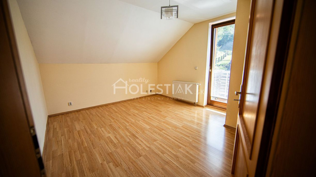 Odporúčané - Predám veľký, nadštandardný rodinný dom - Zákopčie