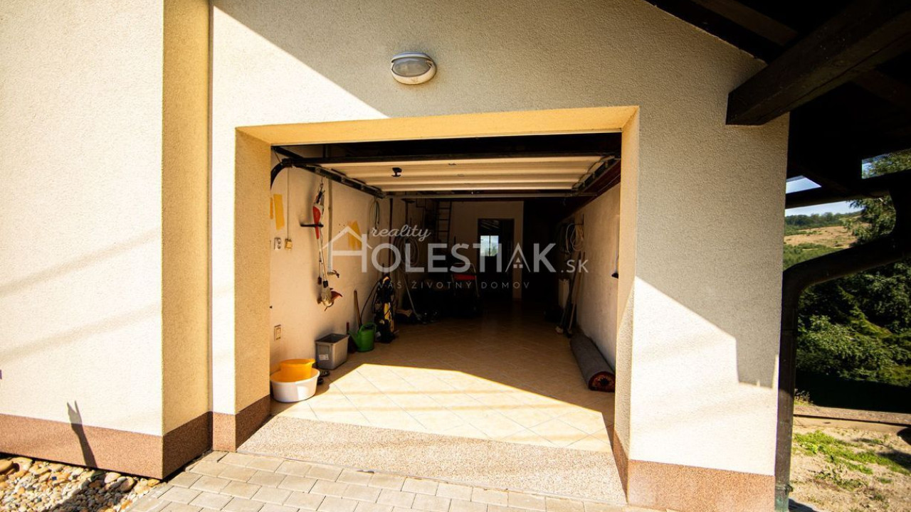 Odporúčané - Predám veľký, nadštandardný rodinný dom - Zákopčie