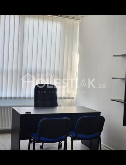 https://www.pavolholestiak.sk/storage/properties/489/thumb/dam-do-prenajmu-kancelarske-priestory-cadca_0.jpeg?t=1784252681