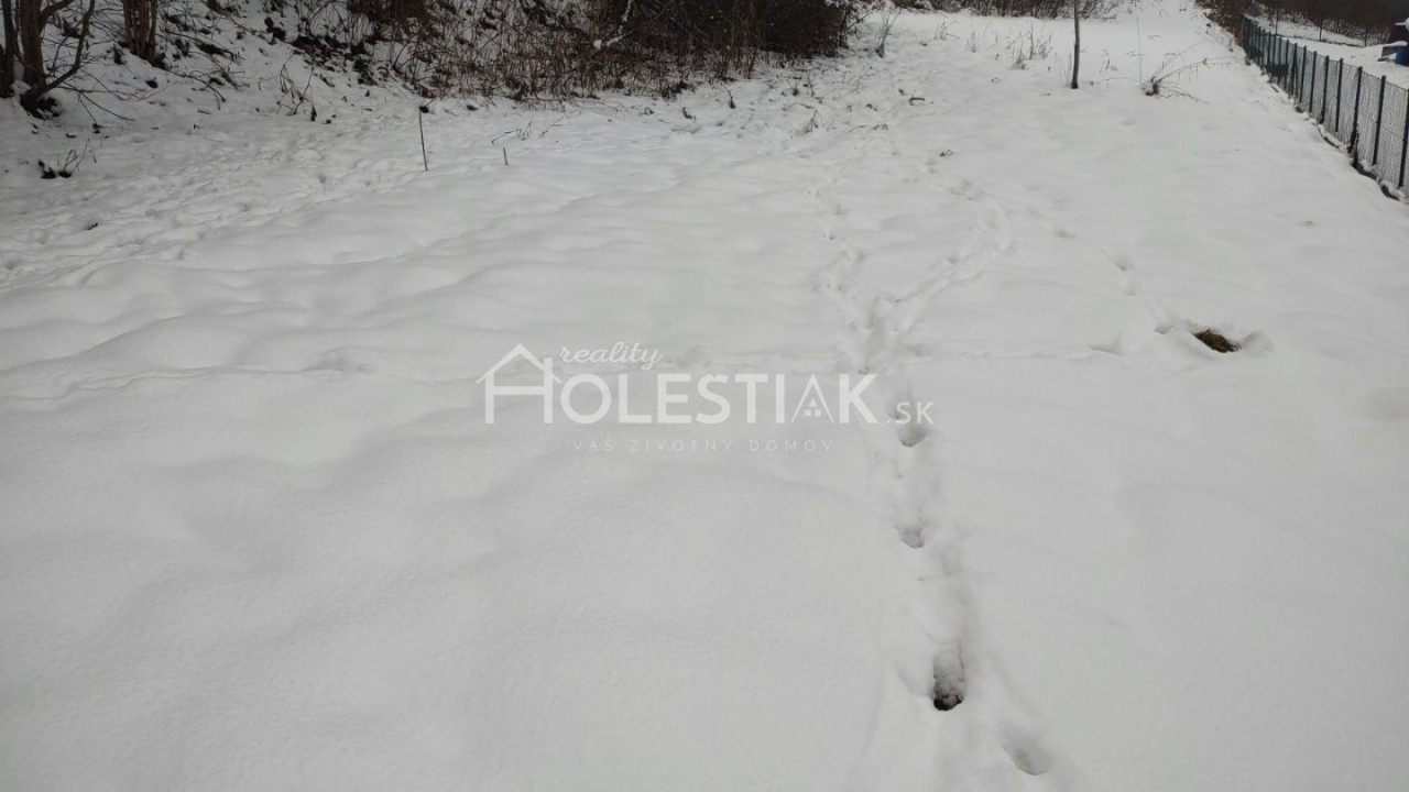 Znížená cena - Predám krásny pozemok v obci Čierne (okr. Čadca), 612 m2, IS v dosahu 20 m - EXKLUZÍVNE