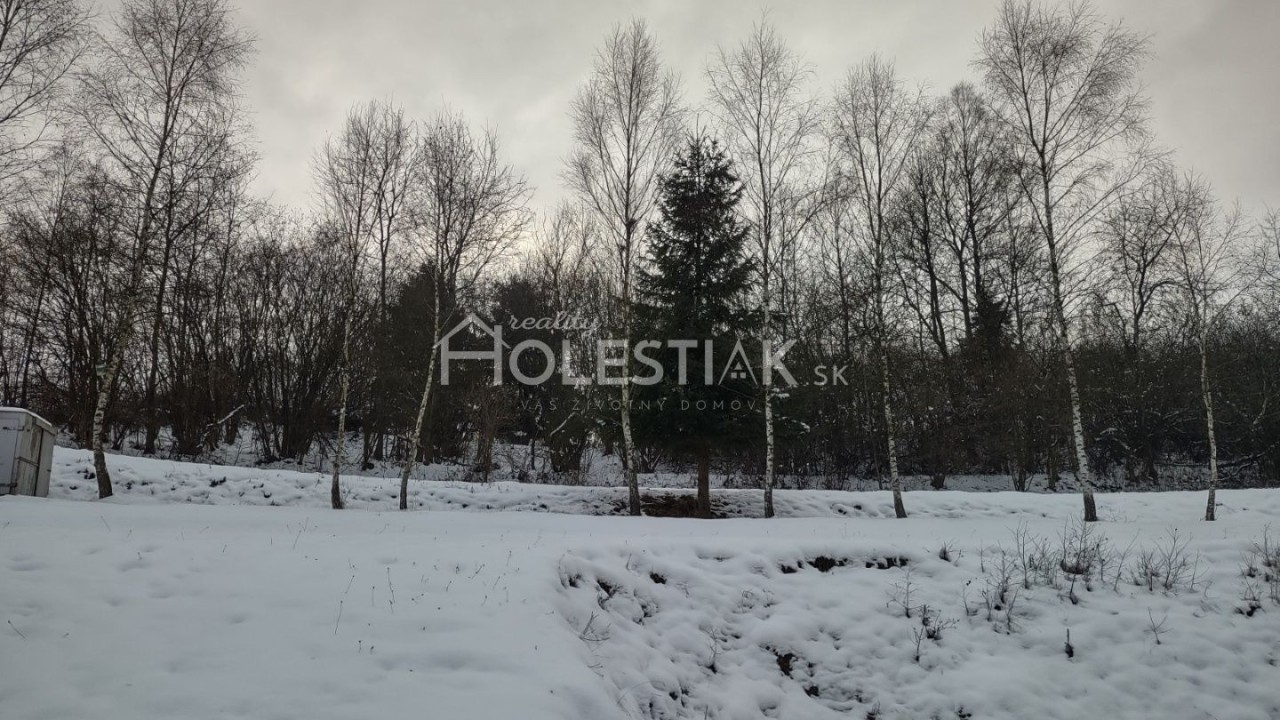 Znížená cena - Predám krásny pozemok v obci Čierne (okr. Čadca), 612 m2, IS v dosahu 20 m - EXKLUZÍVNE
