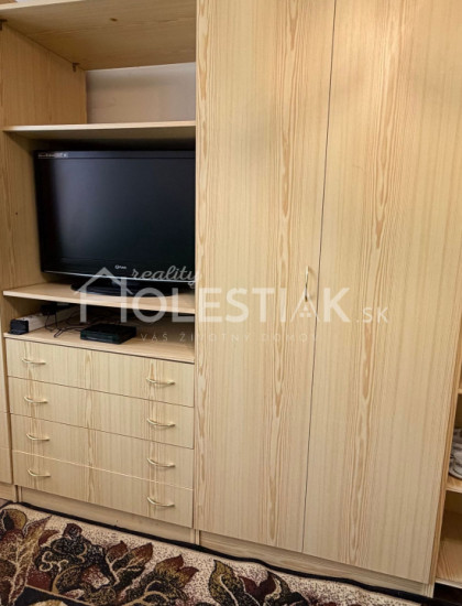 https://www.pavolholestiak.sk/storage/properties/516/thumb/odporucane-predam-exkluzivne-garsonku-cadca-zarec_0.jpeg?t=1788173132